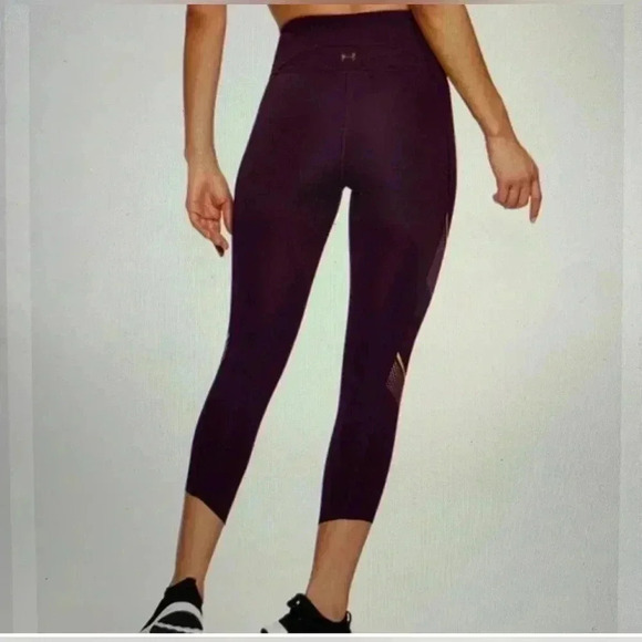 Under Armour Breathelux Metallic Crop Size M - Picture 2 of 9